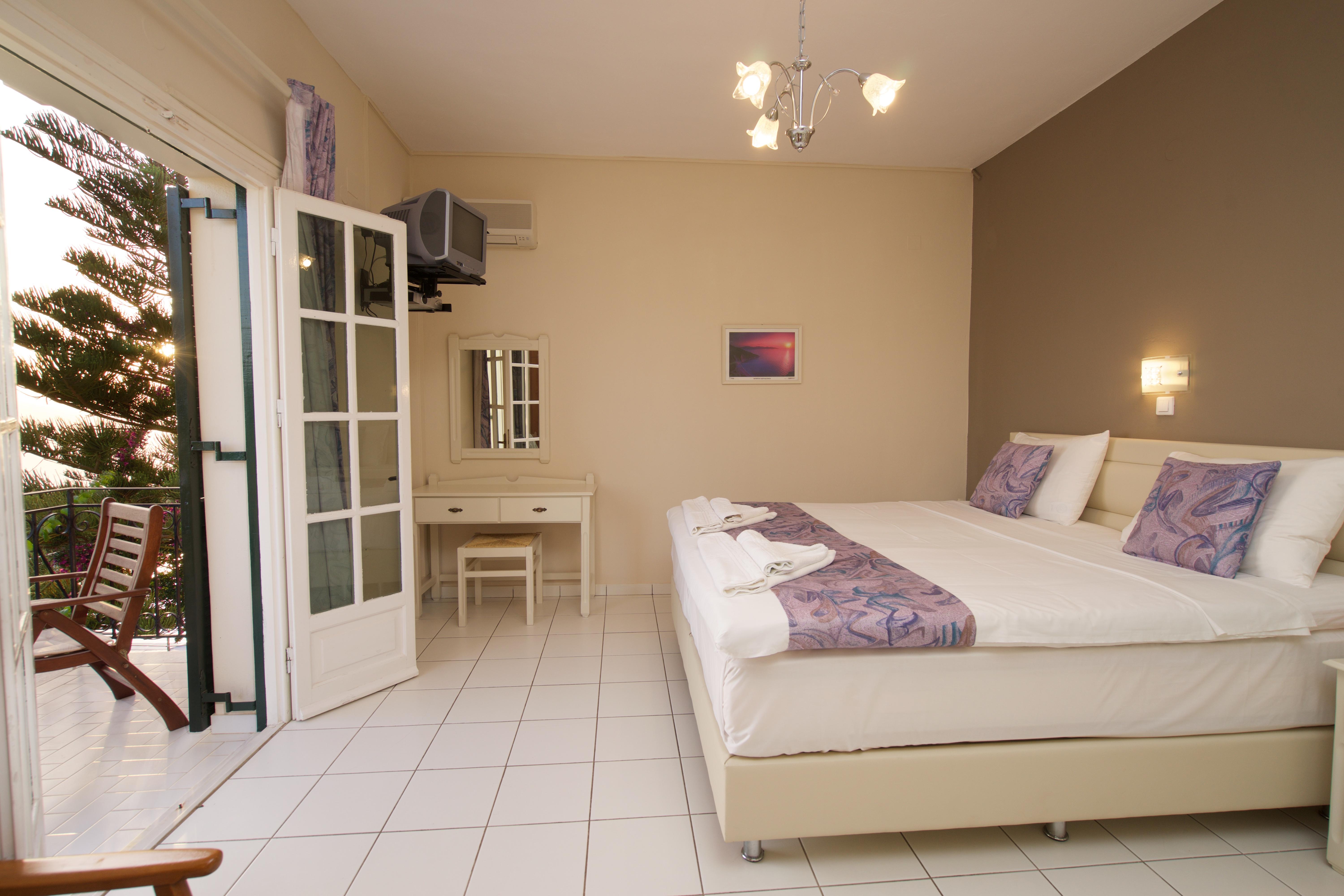 Studios Vrionis Panoramic Sunset Mesovounia  Екстериор снимка